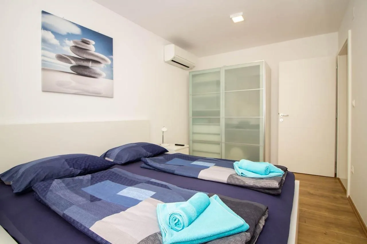 Luxury Apartment Luna Vantacici