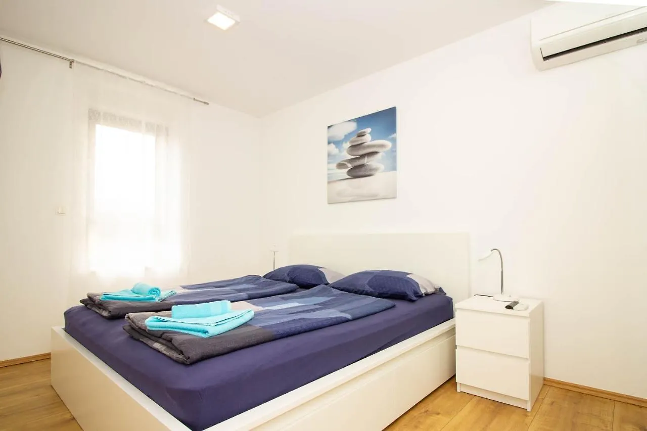 Luxury Apartment Luna Vantacici